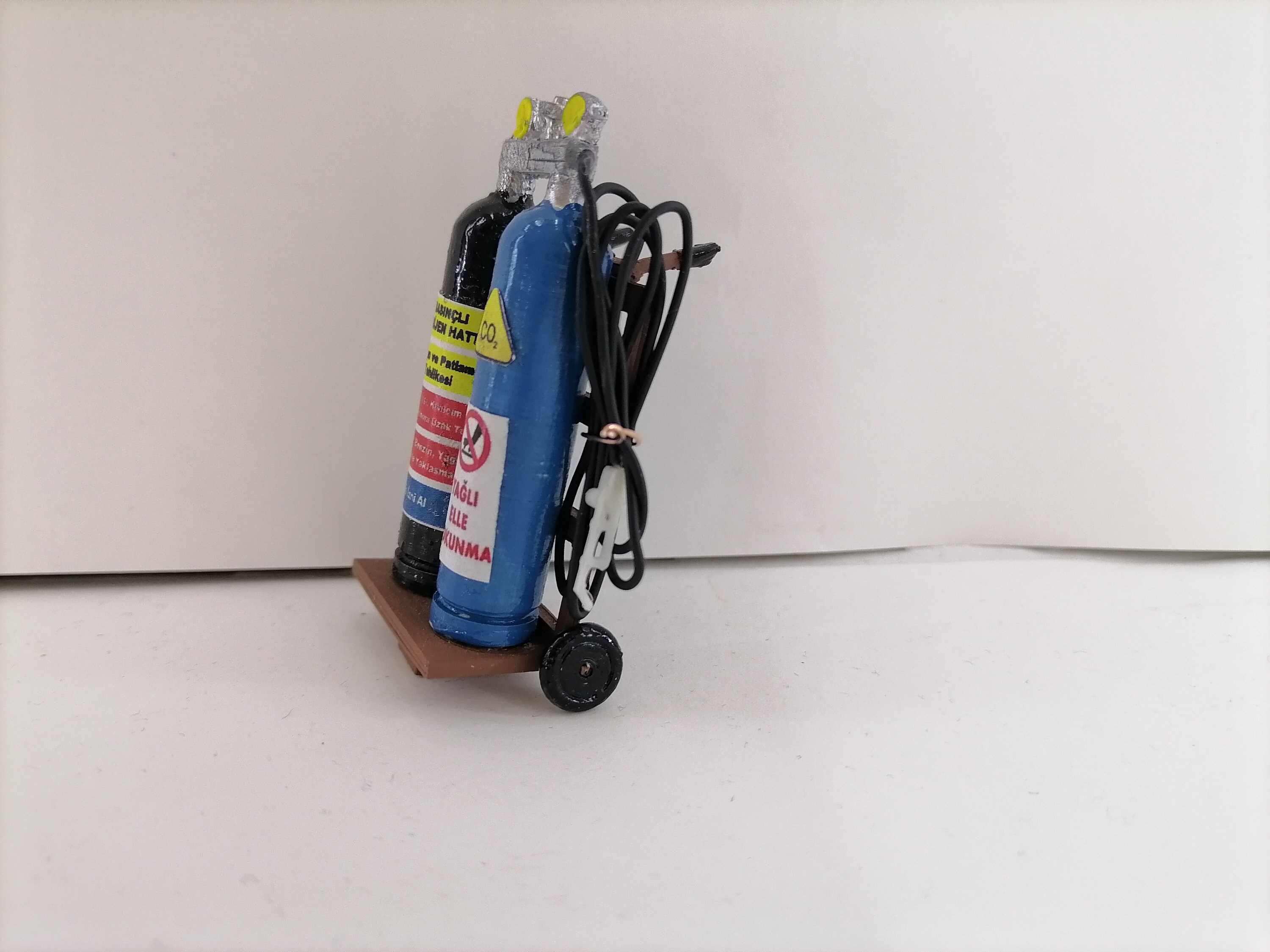 124 Scale 3 D Printed Oxygen Tanks, Miniature Portable Oxygen,dioramas