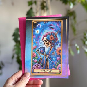 Carte d'anniversaire de maman sorcière - carte de voeux squelette floral cosmique 5 x 7