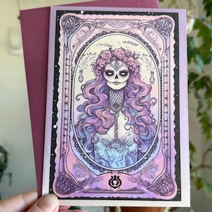 Tag der Toten Skelett Frau - Dia de los Muertos Tarot Karte - Arcana inspirierter Zuckerschädel - 5x7 Blanko Grußkarte mit Umschlag
