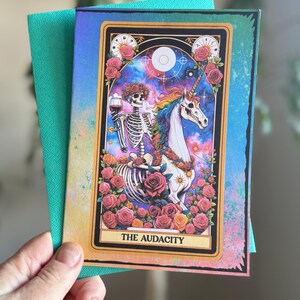 d'anniversaire mystique de licorne squelette | Carte de voeux originale de licorne gothique de Zazzle.be Liste d'envies Vous avez des idées ? Licorne squelette de sorcière | Cadeau de voeux d'anniversaire