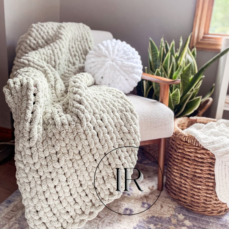 Handmade Chenille Chunky Knit BlanketReady-to-GiftBoho Home decor Unique ThrowSoft & Comfy ThrowPerfect Gift for MomFREE US Shipping image 4