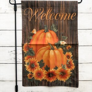 Bandera del Jardín. Bienvenido. Calabaza. Decoración de otoño. Cosecha.