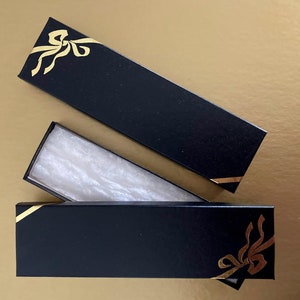 Cajas para joyería 14 hermosas cajas rectangulares de 2 piezas rellenas de algodón de aproximadamente 8,5" x 2,25" x 1". Perfectas para pulseras y collares.