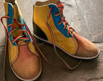 LEATHER SHOES * HANDCRAFTED * beautiful detail * gorgeous hand-coloring * Vintage approximately 1990 * Never worn ladies size 6  Item #S2