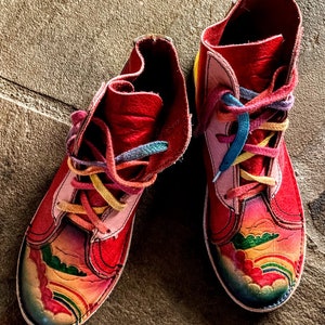 HANDMADE LEATHER SHOES * Hand dyed/painted gorgeous colorful rainbow design * Vintage approximately 1990 *  New pair ladies size 5  Item #S1