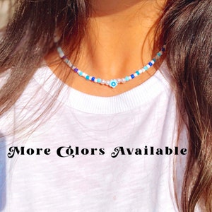 Collar de encanto con cuentas de flores / Gargantilla Y2K / Collar de cuentas de semillas neutras / Gargantilla de cuentas mixtas de colores / Coqueta / Cumpleaños Día de la Madre Gif