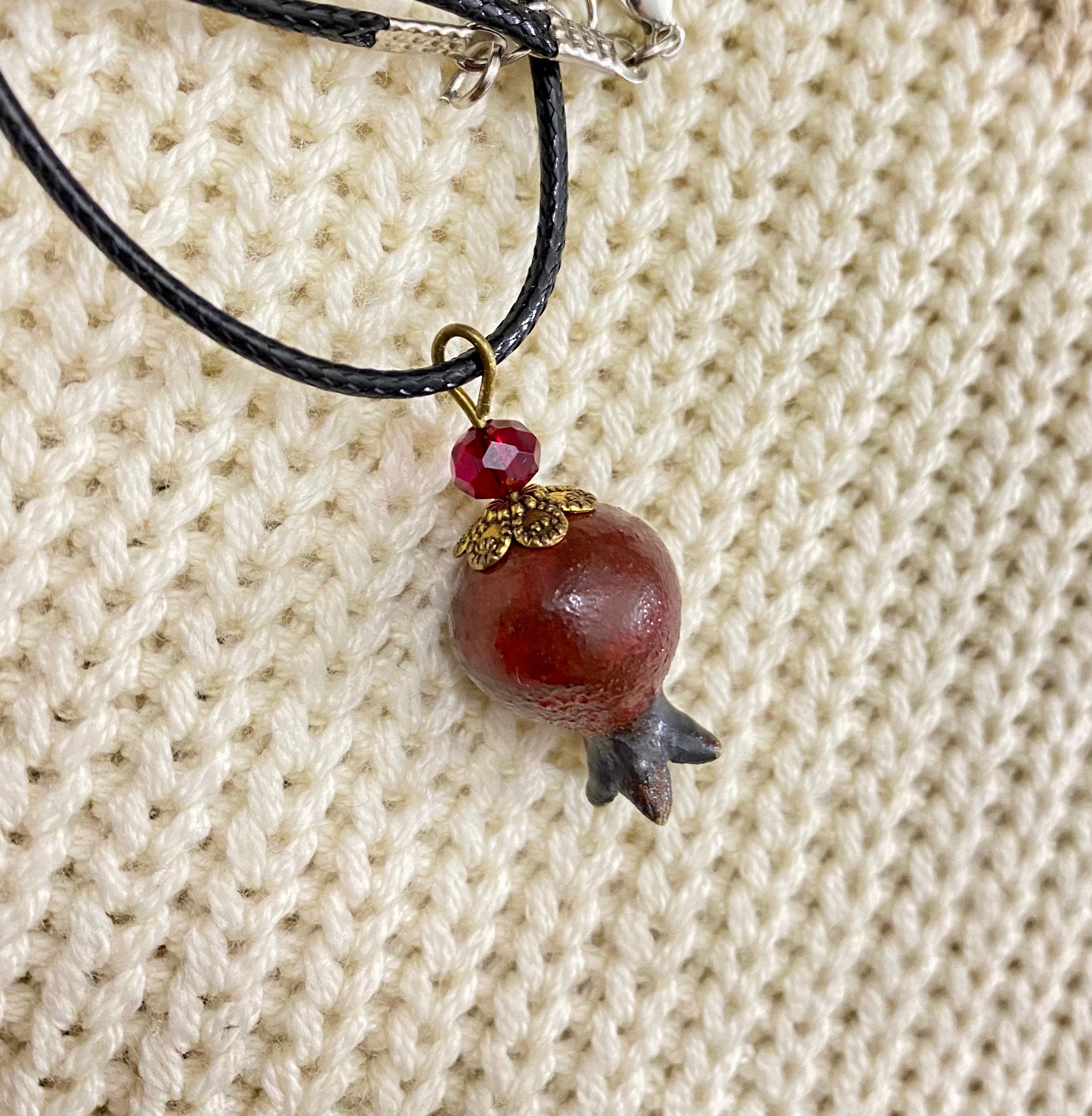 陶器のジュエリー アナールネックレス 手作りの陶器のザクロの