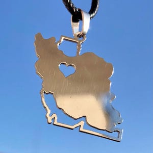 Persien Karte Halskette persischen Stil Edelstahl Zoroastrian Ahura mazda Perspolis Persischer Golf Anhänger Pars Kaspischen Meer Frau Leben Freiheit