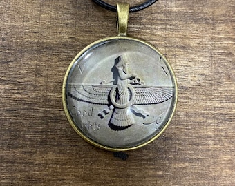Faravahar necklace Persian style, farvahar, handmade steel Farvahar with the glass Farvahar symbol for men and women, Ahura mazda, symbolic