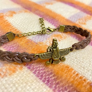 Faravahar-armband Farvahar-armband in Perzische stijl handgemaakte turquoise armband met het metalen farvahar-symbool Ahura Mazda, zoroastrisch symbool Perzië