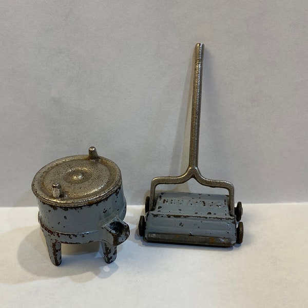 Vintage Kilgore Gray Cast Iron Carpet Sweeper or Wringer Washer 1" Scale Dollhouse Miniature Choice