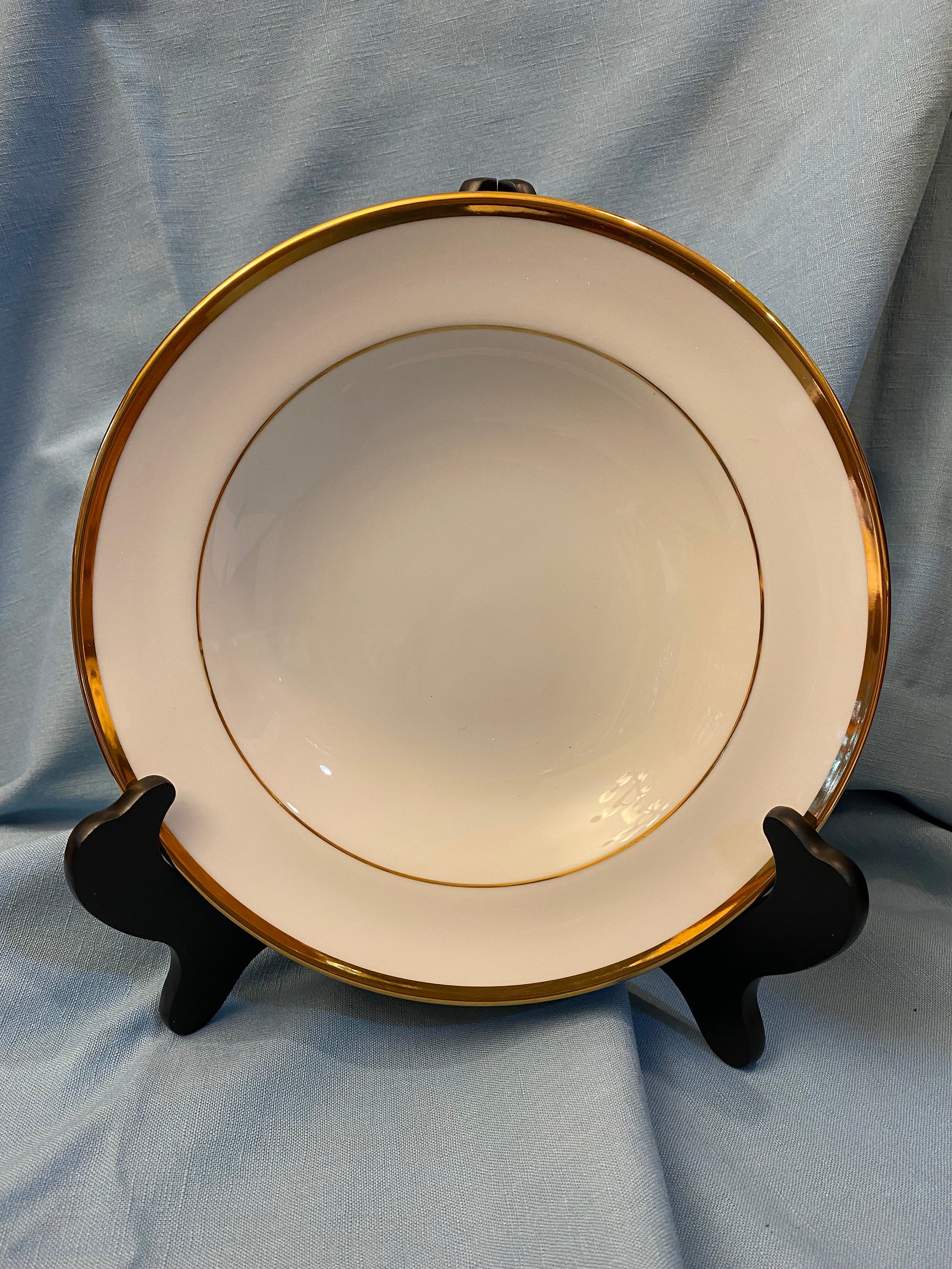 Williams Sonoma Brasserie White Fine China Gold Trim 8.75 Soup Bowls Lot of  4 