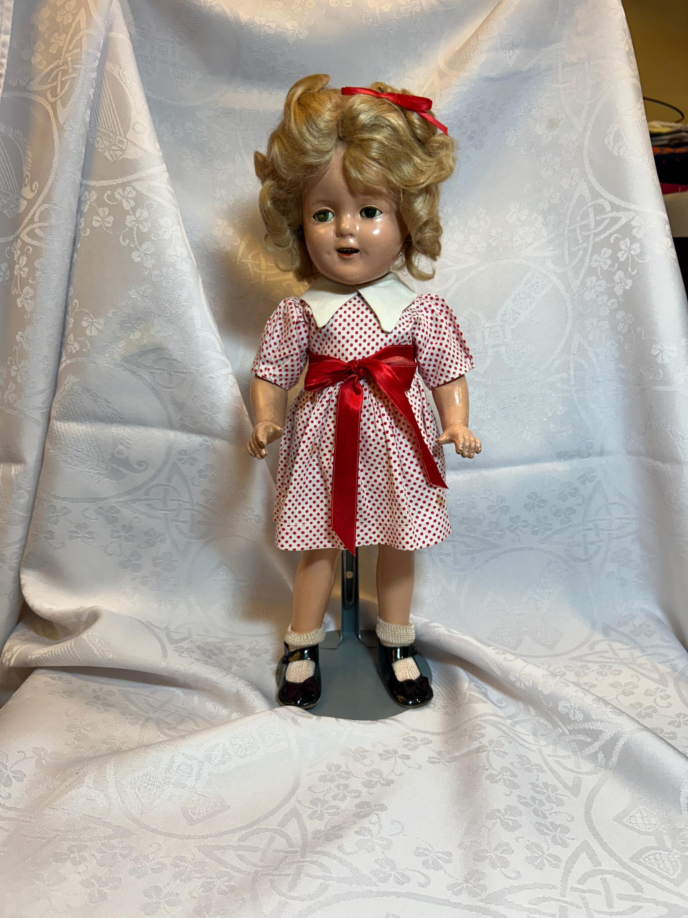 【希少・美品】1935年アメリカの小さな絵本 お人形さん達のTEA PARTY 会員様限定 お買い得商品 希少・美品】1935年アメリカの小さな