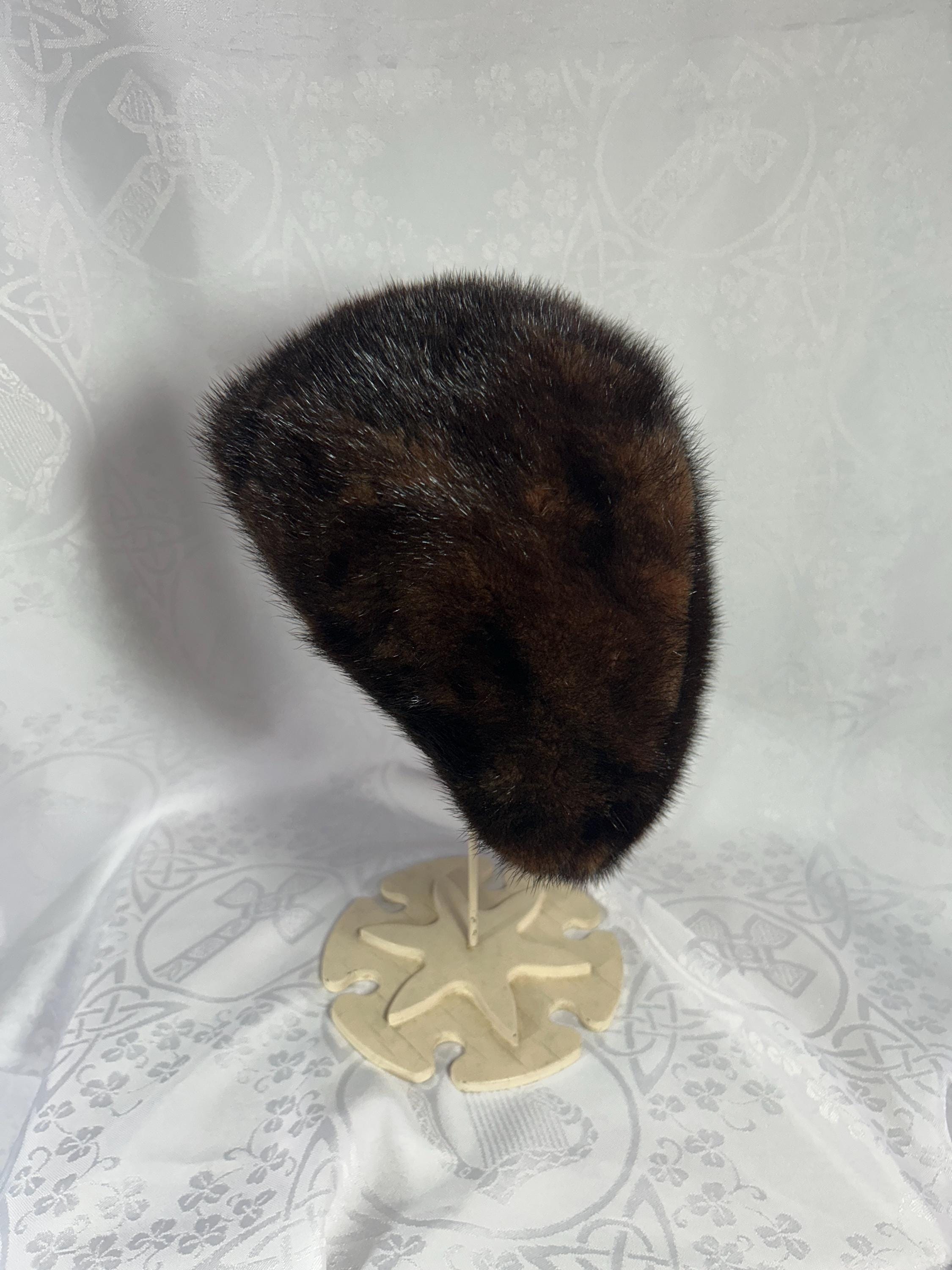 Vintage Mink Cap Hat Marshall Field and Company 1950 display picture 1