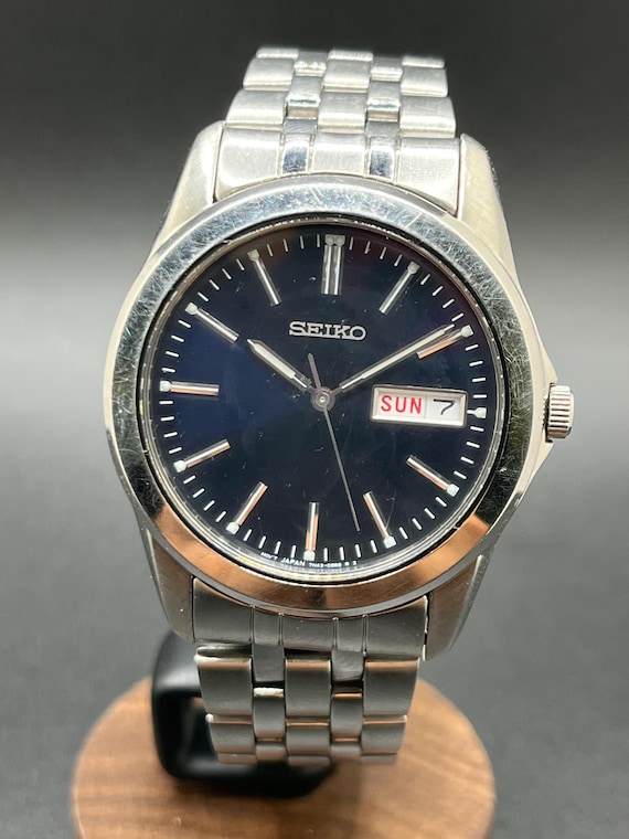 Vintage Seiko 7N43-0AM0 Men's Blue Dial Day Date Quartz 37mm