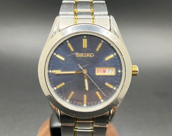 Vintage Seiko Quartz Day Date 7N43-9070 Blue Dial Men's Two-Tone Stainless Steel 37mm Watch