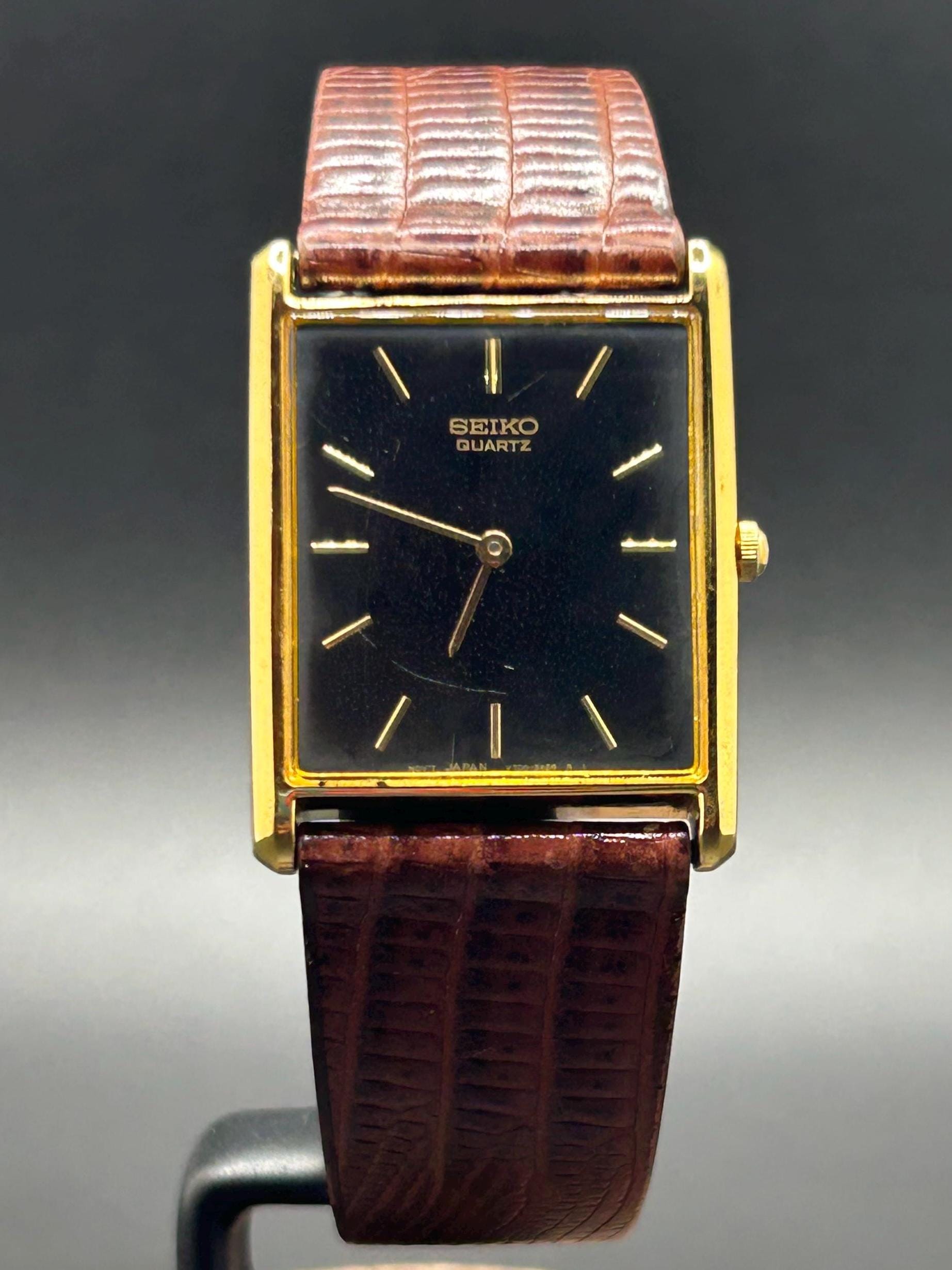 70s Vintage Seiko quarts watch スクエアデイデイト Vintage Seiko Quartz V700-5K30 Tank Style Gold Tone Men's Watch