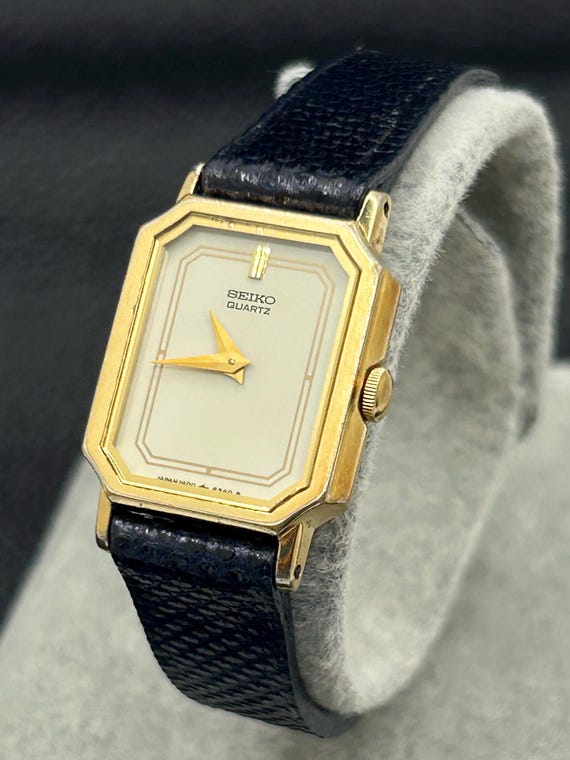 Vintage Seiko Leather Band Women\'s Watch Quartz s-l400.jpg main image 3