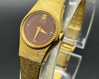 Vintage Dainty Seiko 2P20-0330 Gold Tone Bracelet Watch With Burgundy Dial Women’s Quartz Watch
