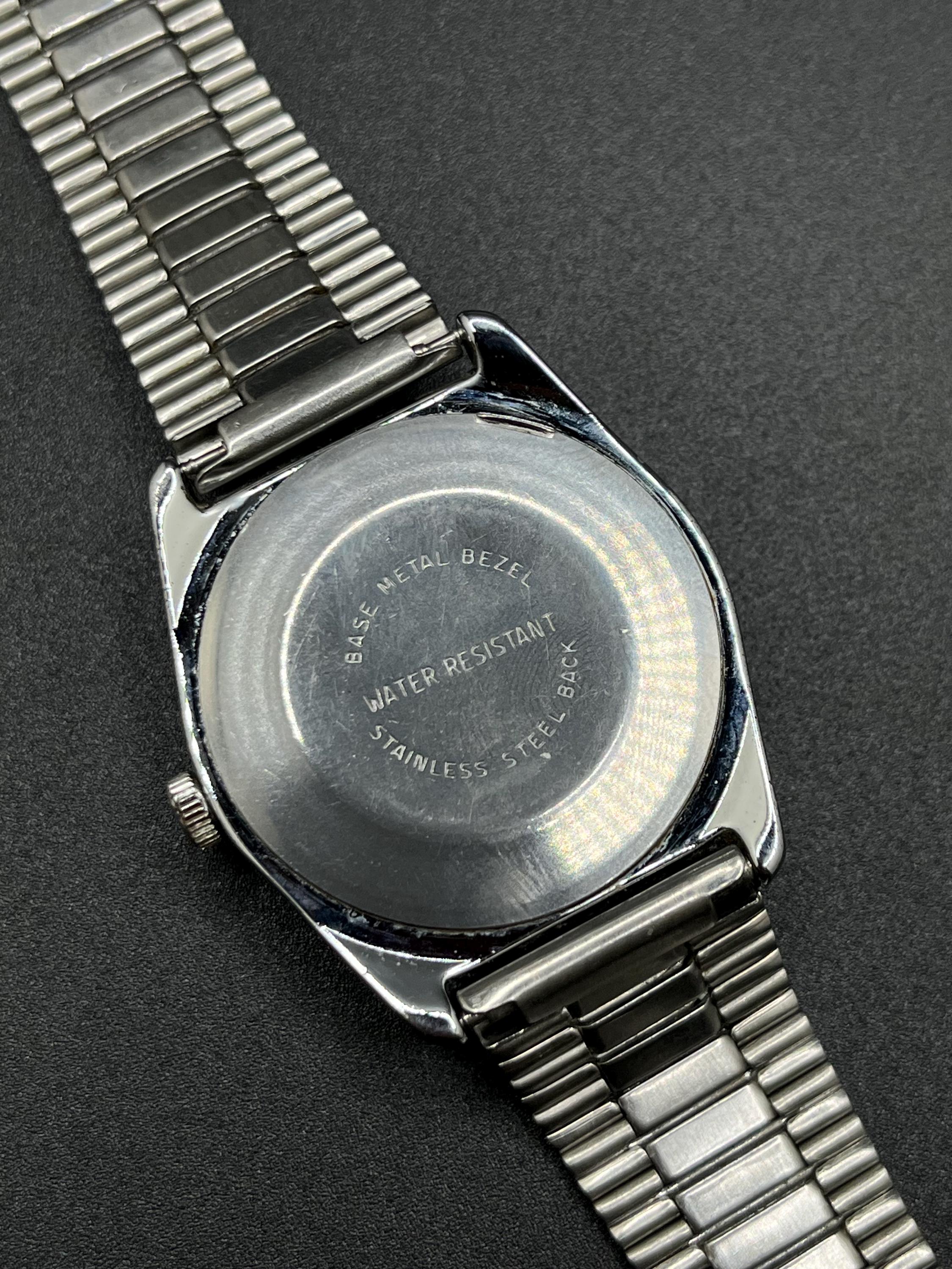 Vintage 1979 Timex Marlin Mens Watch 37mm Silver Dial Date Manual Wind Timex Marlin Manual Watch - Silver Sunray Dial | Dress  main image 4
