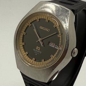 Vintage rare Seiko SQ 4004 0903-8009 G Two-Tone Dial With Day Date Men’s Quartz Watch