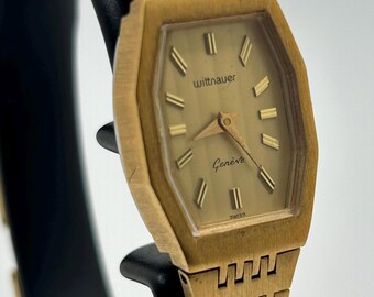 Vintage Bulova Unisex Octagon Gold Tone Quartz Watch With  display picture 1
