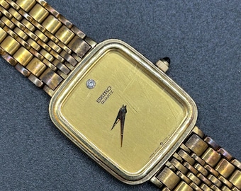 Vintage Seiko 9020-5249 Champagne Dial Chariot Case Integrated