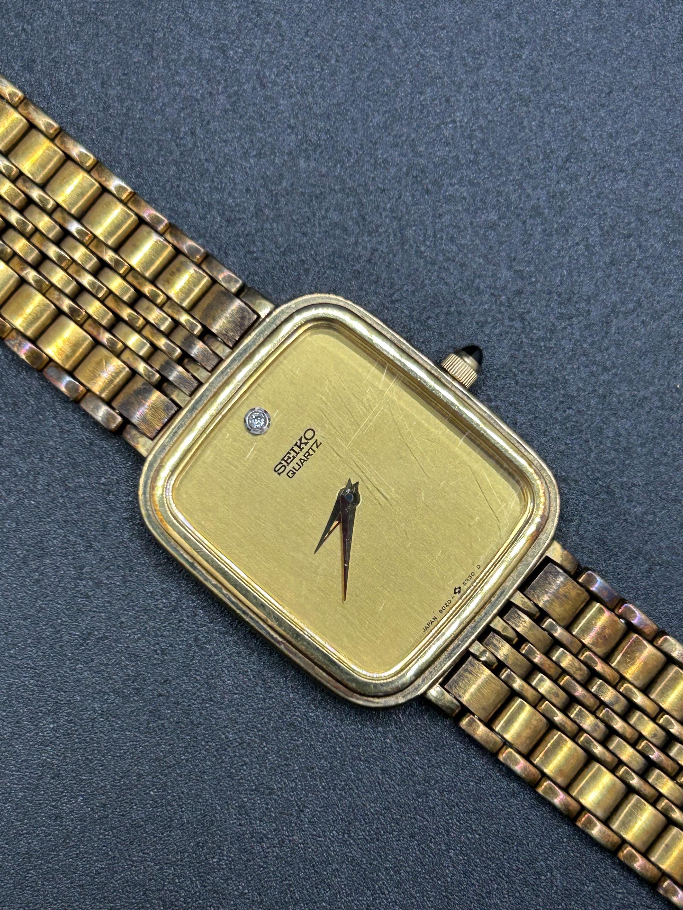 Vintage Seiko 9020-5249 Champagne Dial Chariot Case Integrated