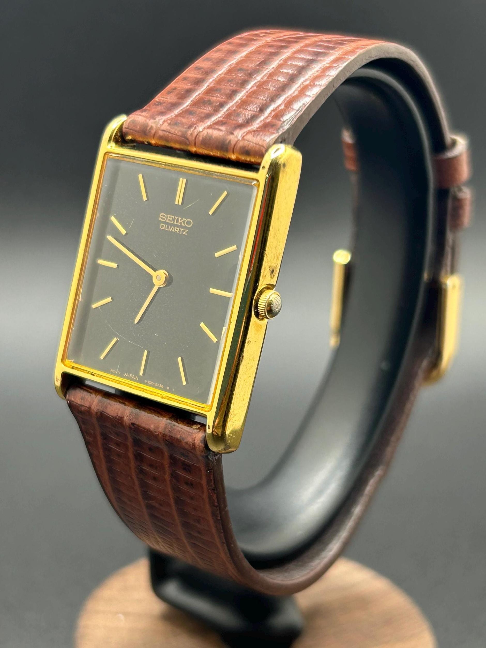 Vintage Seiko Quartz V700-5K30 Tank Style Gold Tone Men's Watch