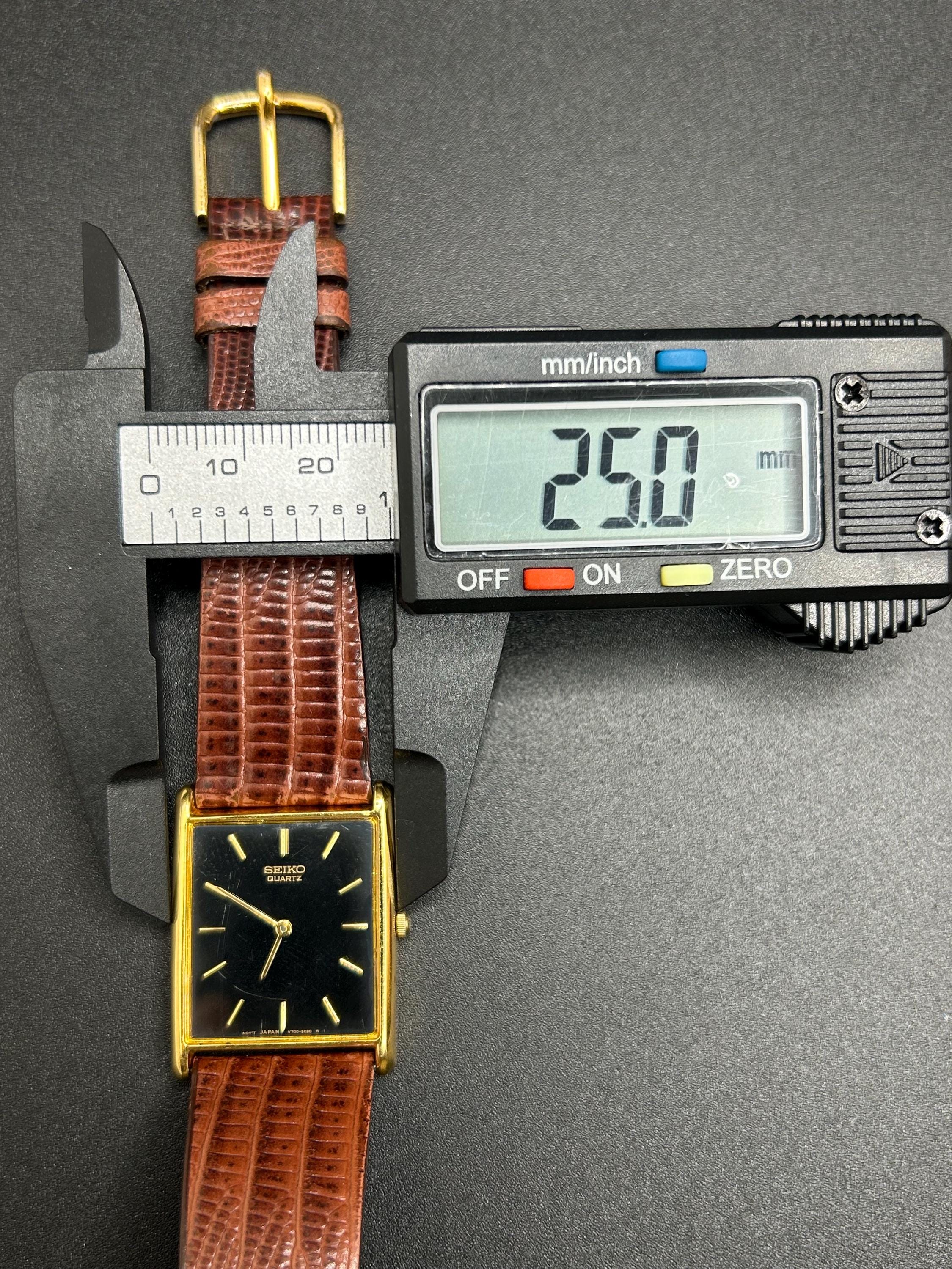 Vintage Seiko Quartz V700-5K30 Tank Style Gold Tone Men
