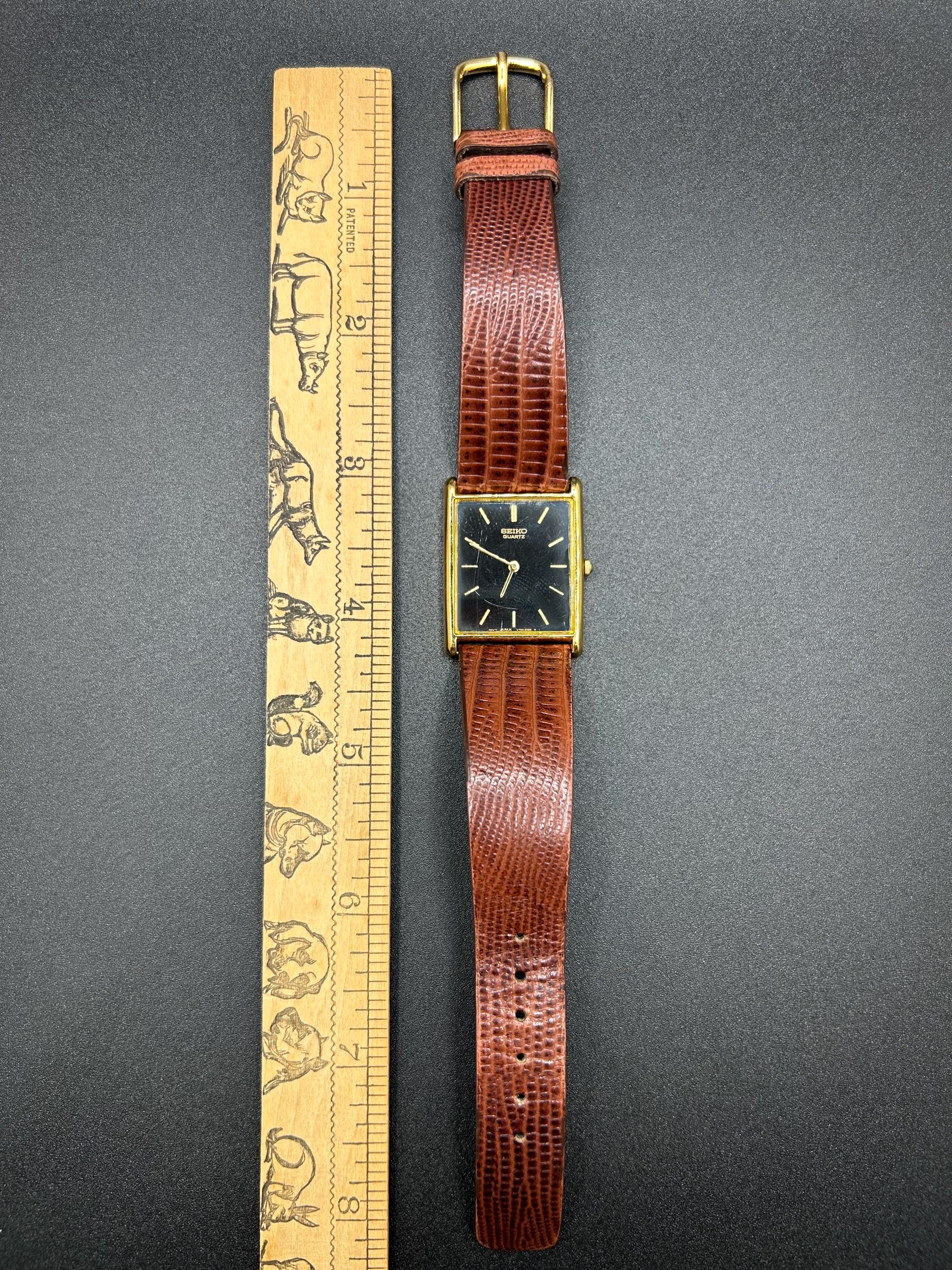 Vintage Seiko Quartz V700-5K30 Tank Style Gold Tone Men