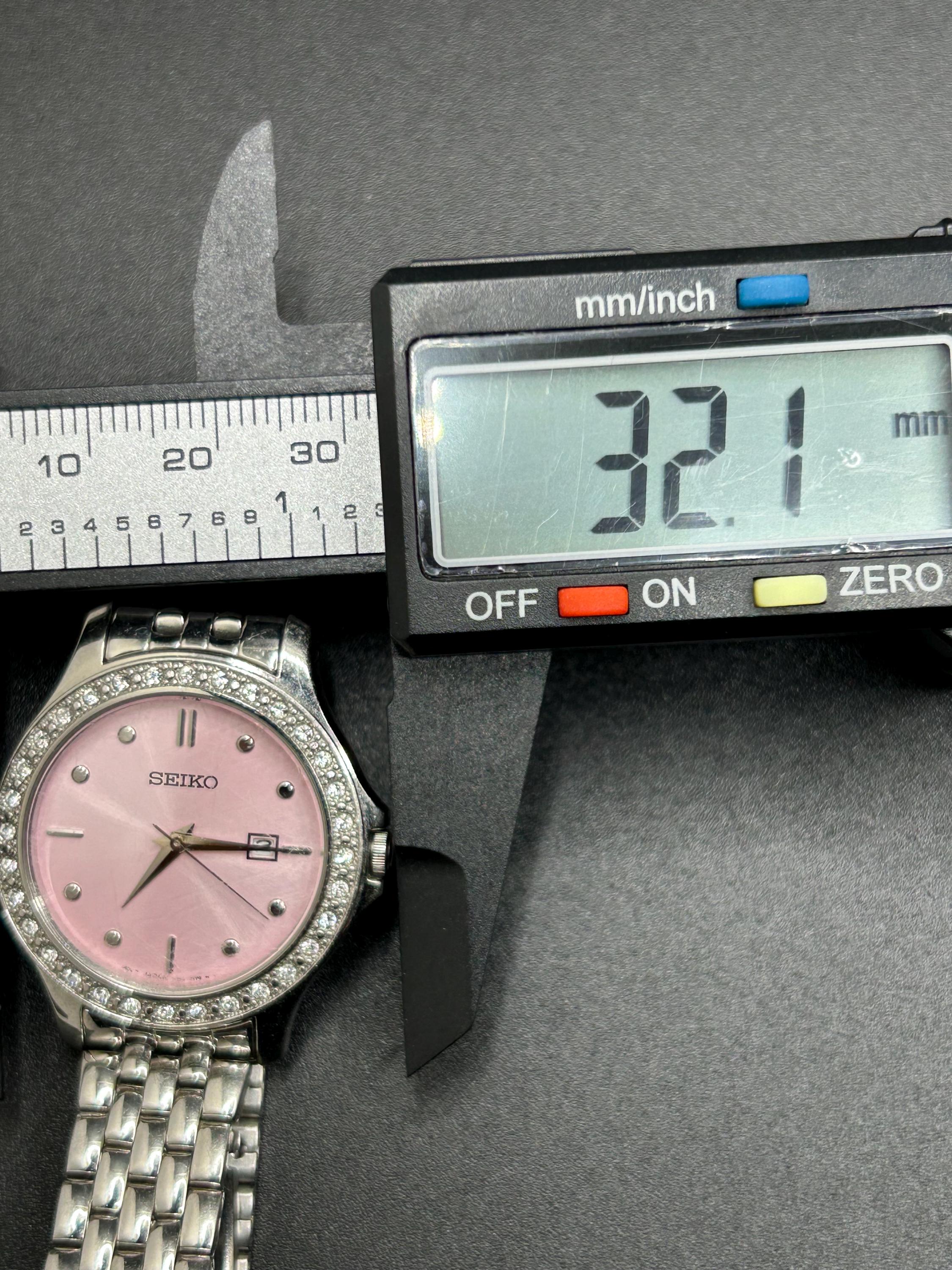 Vintage Seiko 7N82-0HV0 Pink Dial Crystal Bezel Date Display