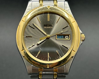 Vintage Men’s Seiko 7N43-6A09 Quartz Day Date Two Tone 38mm Watch - Gray Sunburst Dial