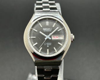 Vintage Seiko 2906-0249 Silver Tone Stainless Steel Day-Date Dial Automatic Women’s Watch