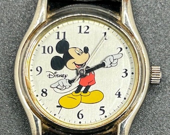 Vintage Disney Mickey Mouse Character Dial Wristwatch Classic Cartoon Collectible Women’s Quartz Watch