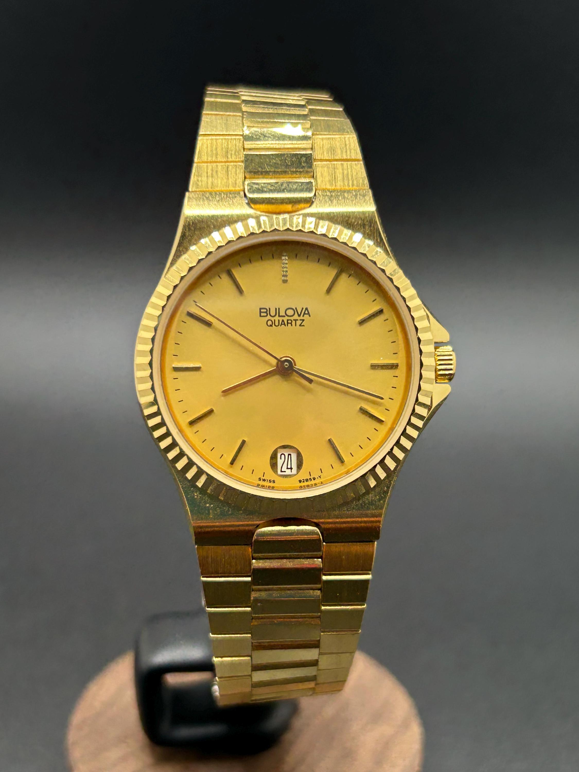 Vintage Bulova Gold Tone Date Fluted Bezel Men's Quartz Dress