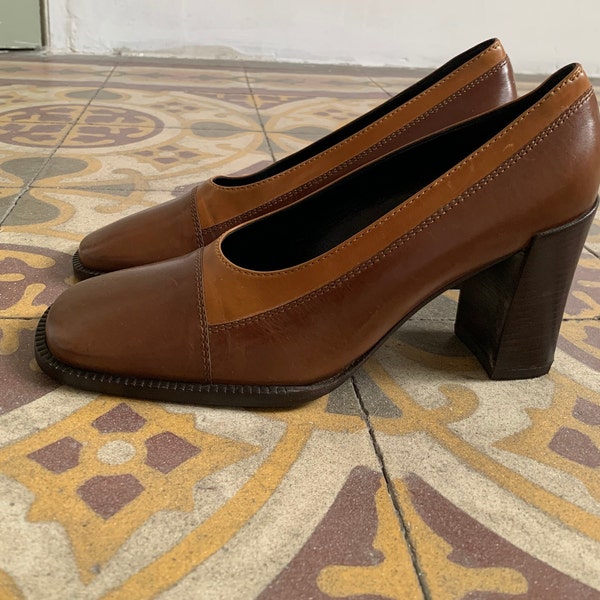 1970s Bruno Magli two-tone saddle brown leather block 3" heels round toe classic pumps EU sz 39