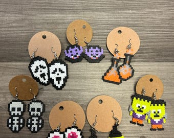 Mini pendientes de cuentas Perler de Halloween: arte pixelado espeluznante