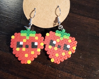Pendientes de fresa con mini cuentas Perler