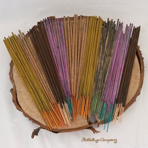 Vrindavan Krishna Indian Temple Incense Sticks – floral, strong, all-natural! – wide selection: sandalwood, agarwood, lemongrass, rose...