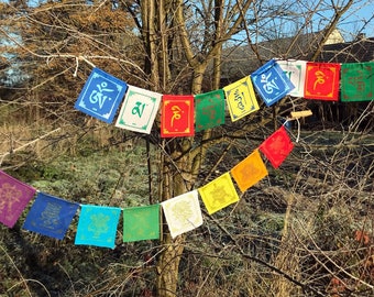 Tibetan prayer flags, short, with 2 motifs - made of cotton, without microplastics!
