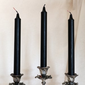 Gothic scented candle black outside, red inside set: 3, 5 or 8 stick candles with a spicy, sweet scent image 2