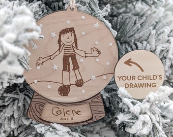 Selbstporträt-Verzierung Ihres Kindes, Schneekugel, Weihnachtsandenken, Kinderhandschrift, Zeichnung, Kunstwerk, personalisiertes Geschenk für Großeltern
