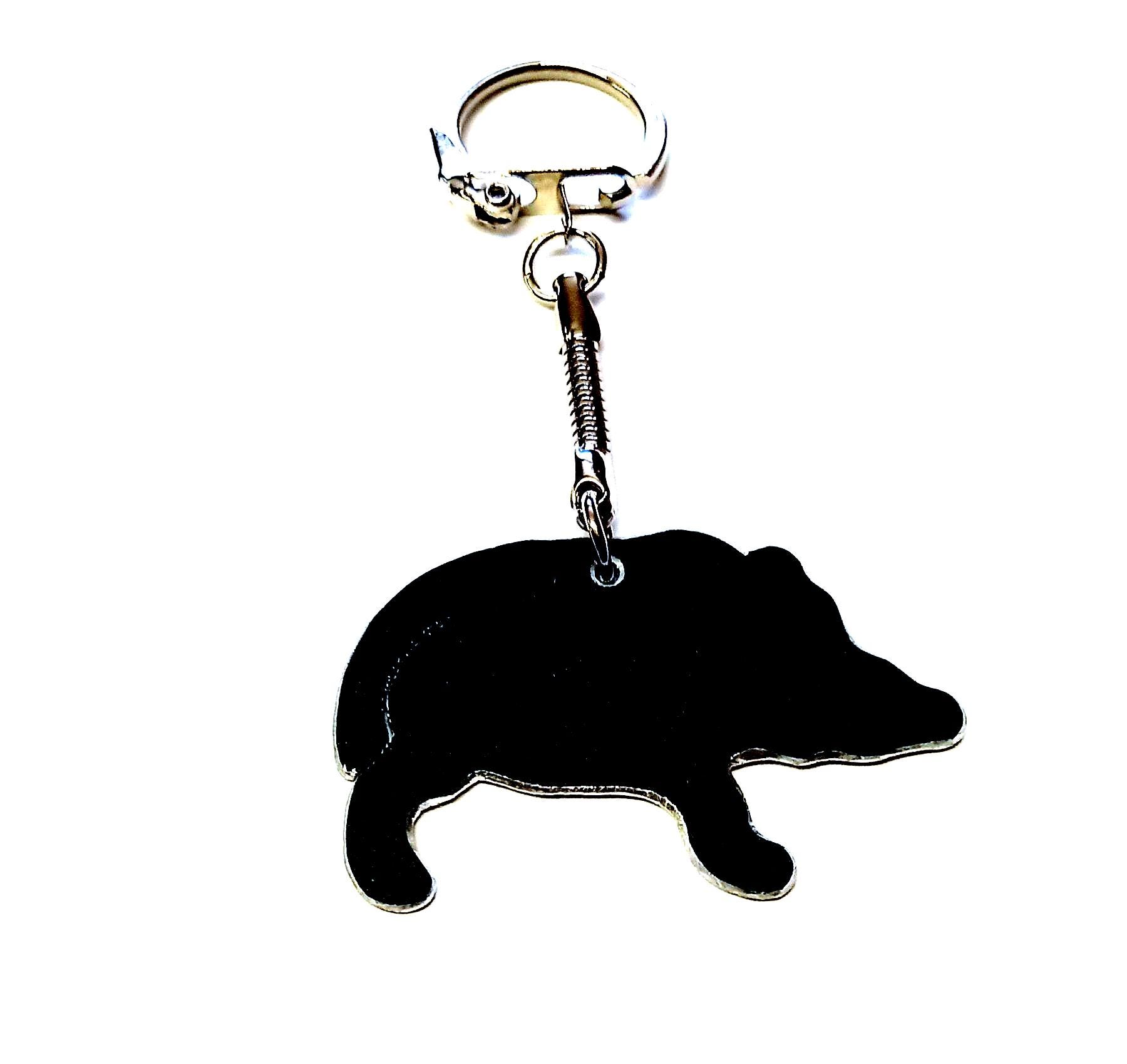 Wildschwein-Schlüsselanhänger aus recyceltem Aluminium, von Hand geschnitten und graviert, neues Upcycling-Metall