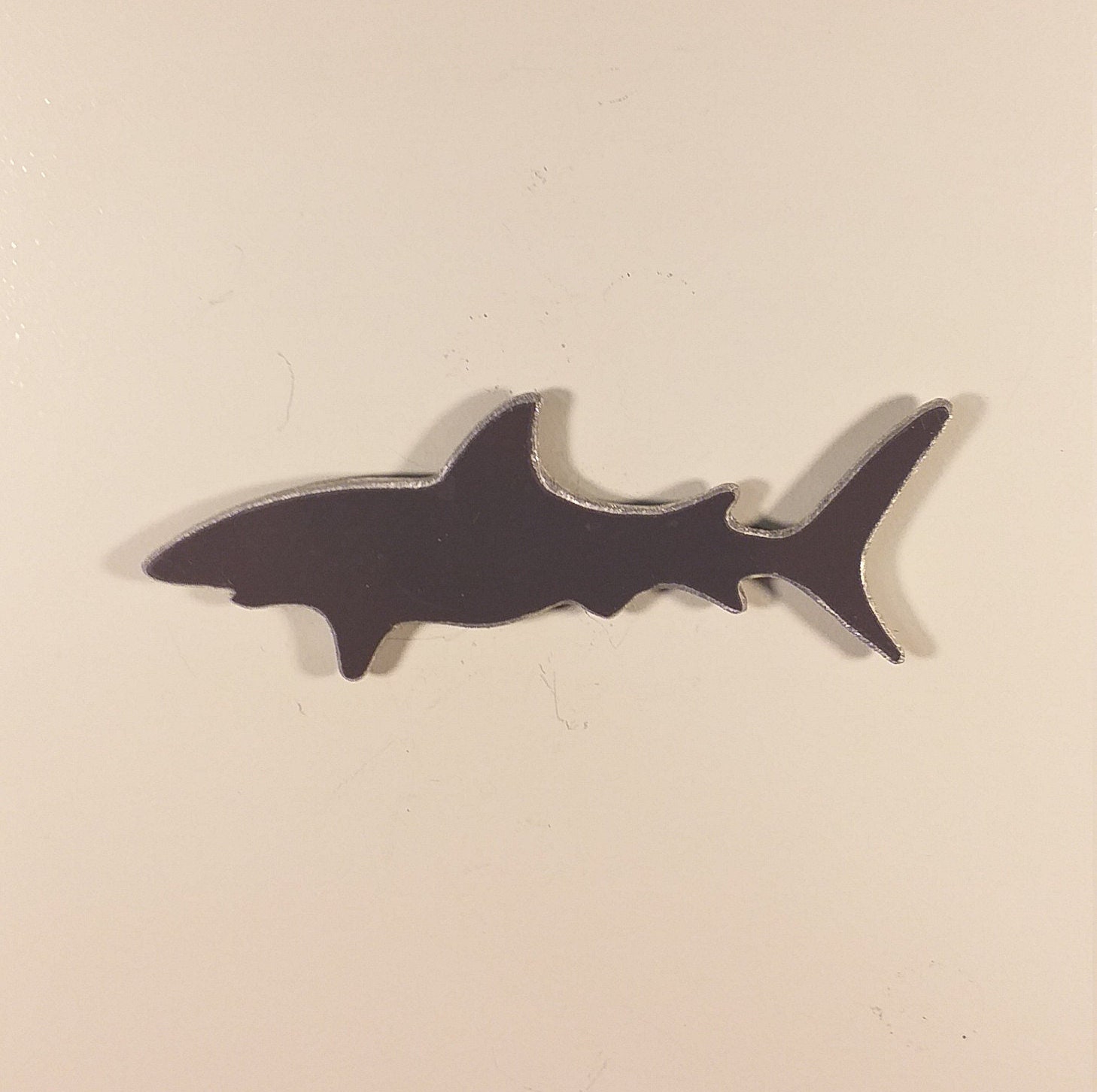 Magnet Requin Aluminium Recyclé Découpé à La Main