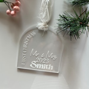 Personalised Christmas ornament for Newly weds, personalised first-year married ornament, year engaged ornament