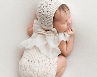 Baby bodysuit - Baby bonnet - Newborn photo props - Cotton baby romper - Bonnet with bow - Baby girl - Sitter photo props -Knitted baby wear