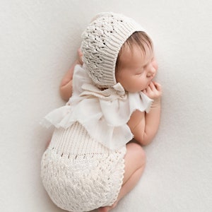 Baby bodysuit - Baby bonnet - Newborn photo props - Cotton baby romper - Bonnet with bow - Baby girl - Sitter photo props -Knitted baby wear
