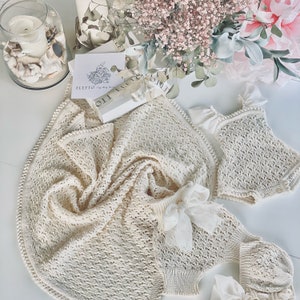 Set of 4 - Newborn photo props - Baby romper - Baby knitted shorts - Baby knitted blanket - Baby bonnet - Cotton baby wear - Baby fashion