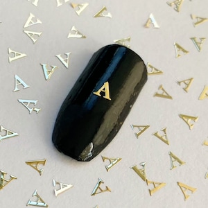 Adesivos de unha com letras do alfabeto dourado de A a Z, 10/20/50 peças, glitter para unhas, pingentes para arte em unhas com letras, ferramenta de manicure faça você mesmo